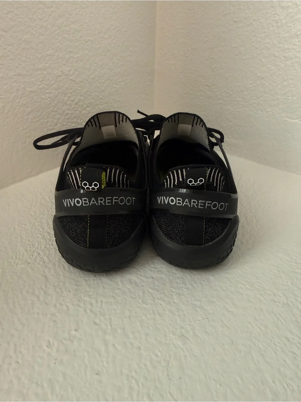 Vivobarefoot Motus Strength – Black
